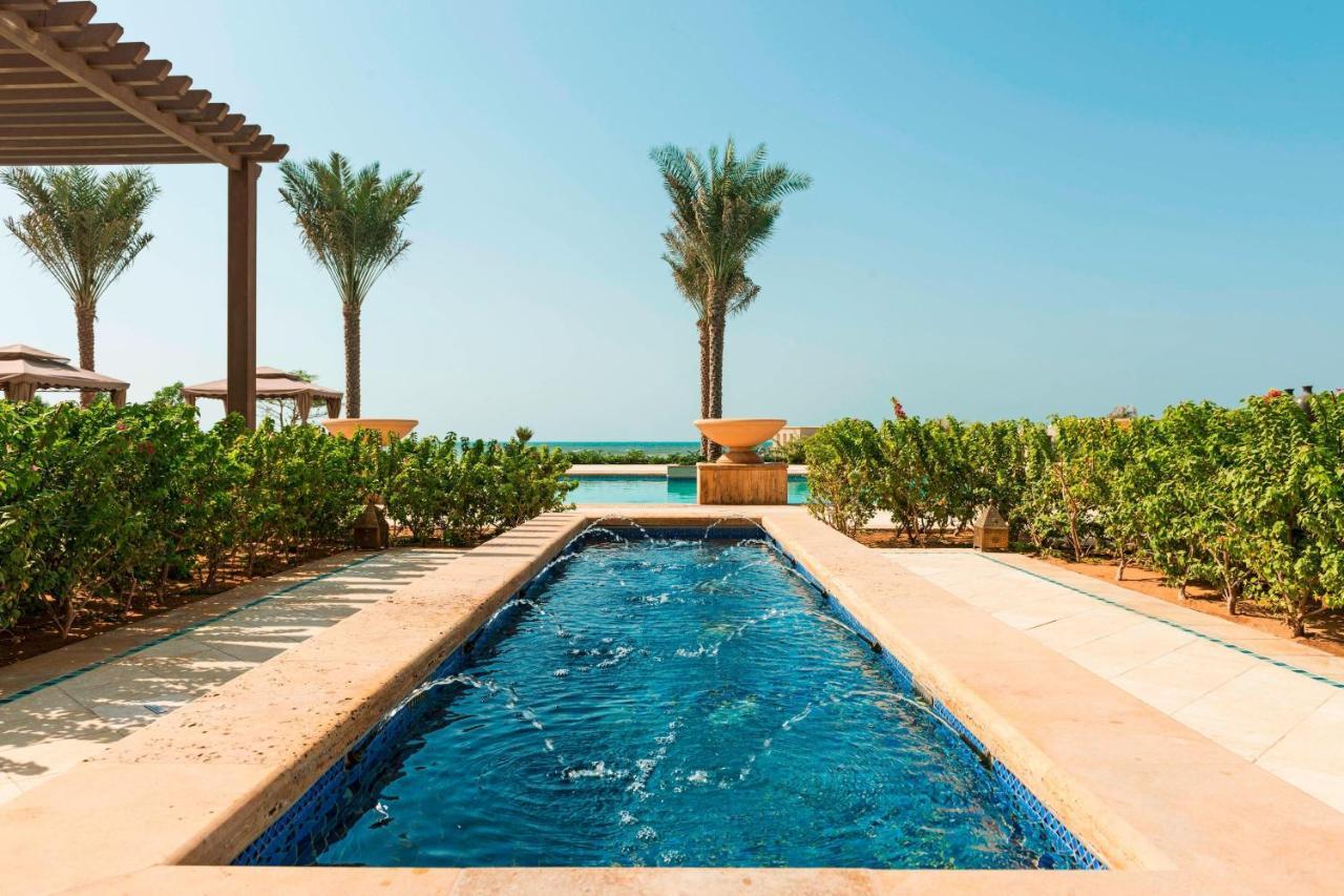 Ajman Saray, A Luxury Collection Resort, אג'מן מראה חיצוני תמונה The Cove Rotana Resort