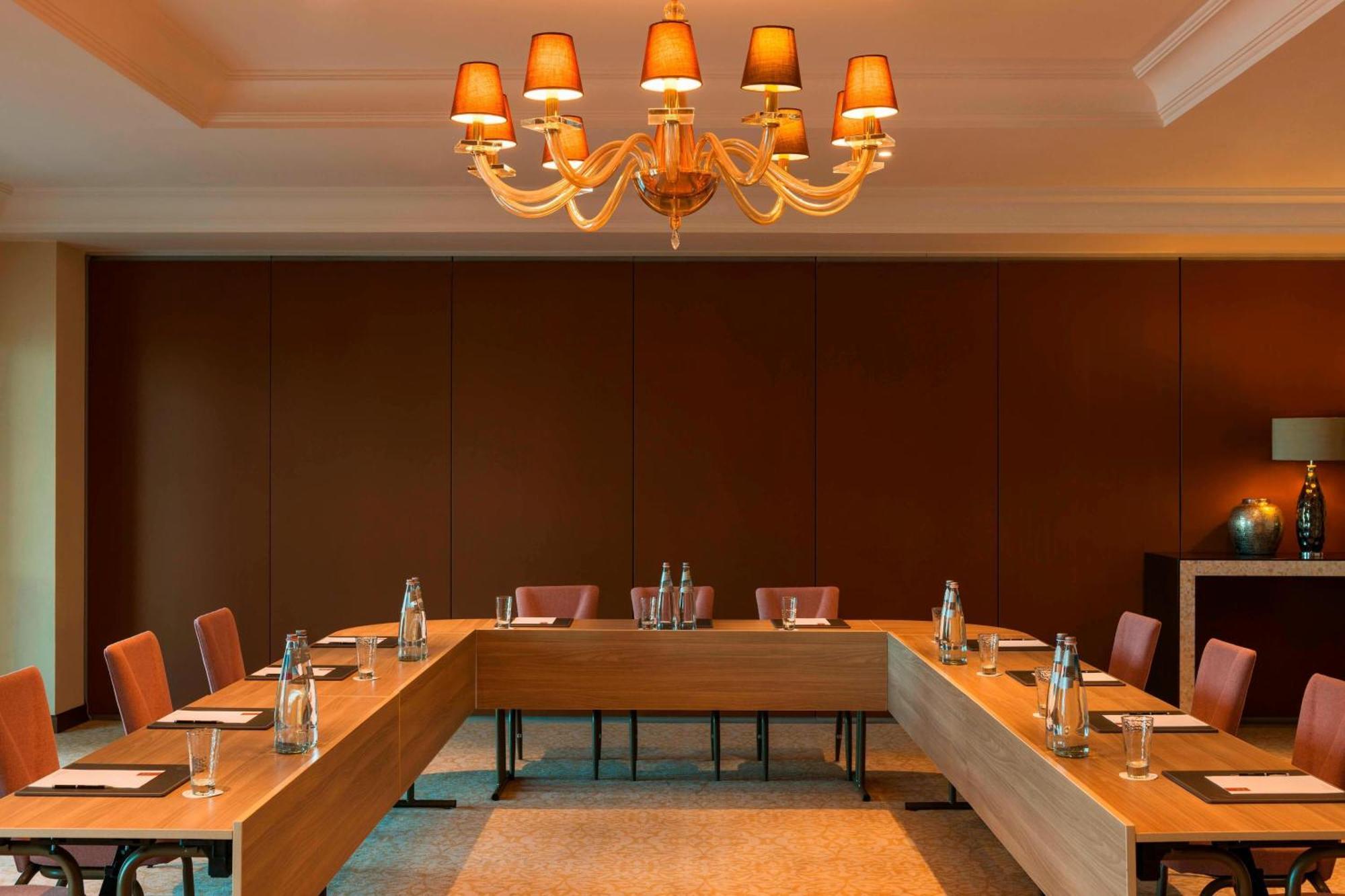 Ajman Saray, A Luxury Collection Resort, אג'מן מראה חיצוני תמונה Meeting room