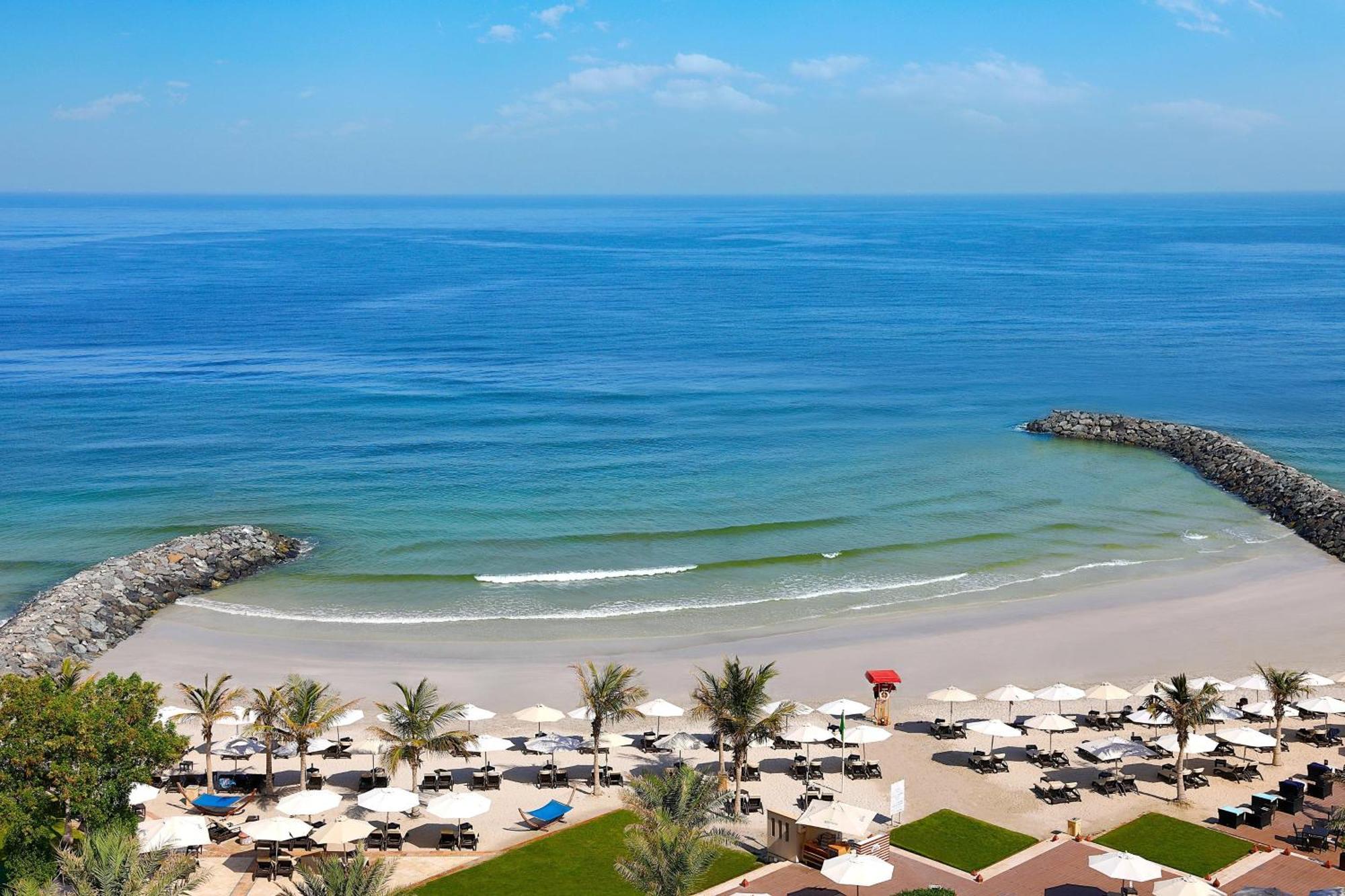 Ajman Saray, A Luxury Collection Resort, אג'מן מראה חיצוני תמונה Beach at the Jumeirah Beach Hotel