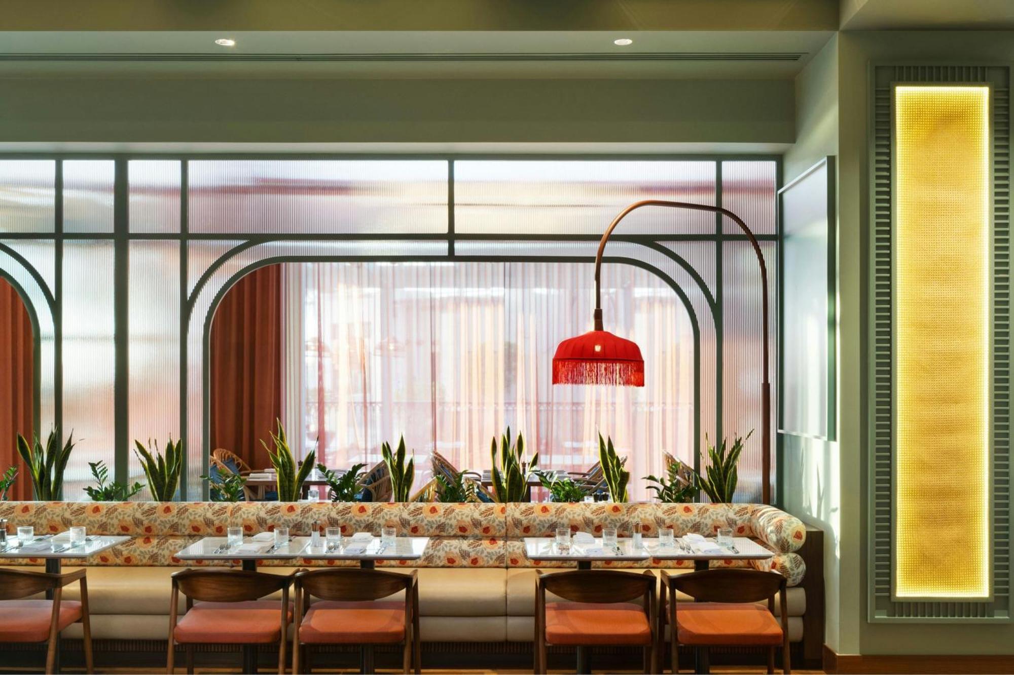 Ajman Saray, A Luxury Collection Resort, אג'מן מראה חיצוני תמונה Interior of the restaurant